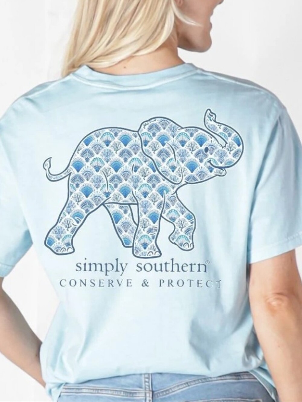 NWT Simply Southern Seashell Elephant Tracker T-shirt Blue
